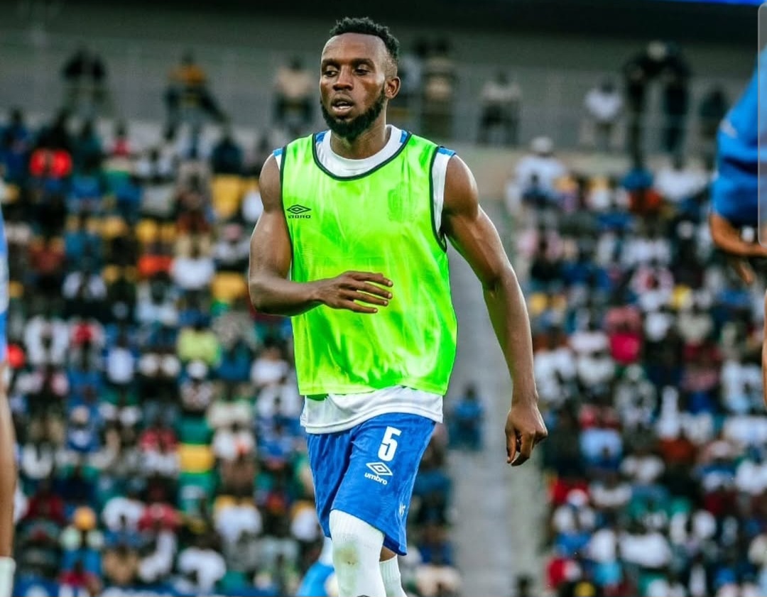 Kapiteni wa Rayon Sports ashobora kumara igihe adakina 