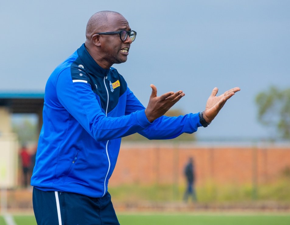 Amahitamo y’abakinnyi akora, ikibazo cya Elidinho, Djingarey… Kwibanda ku makipe yo hanze – Haringingo yavuze