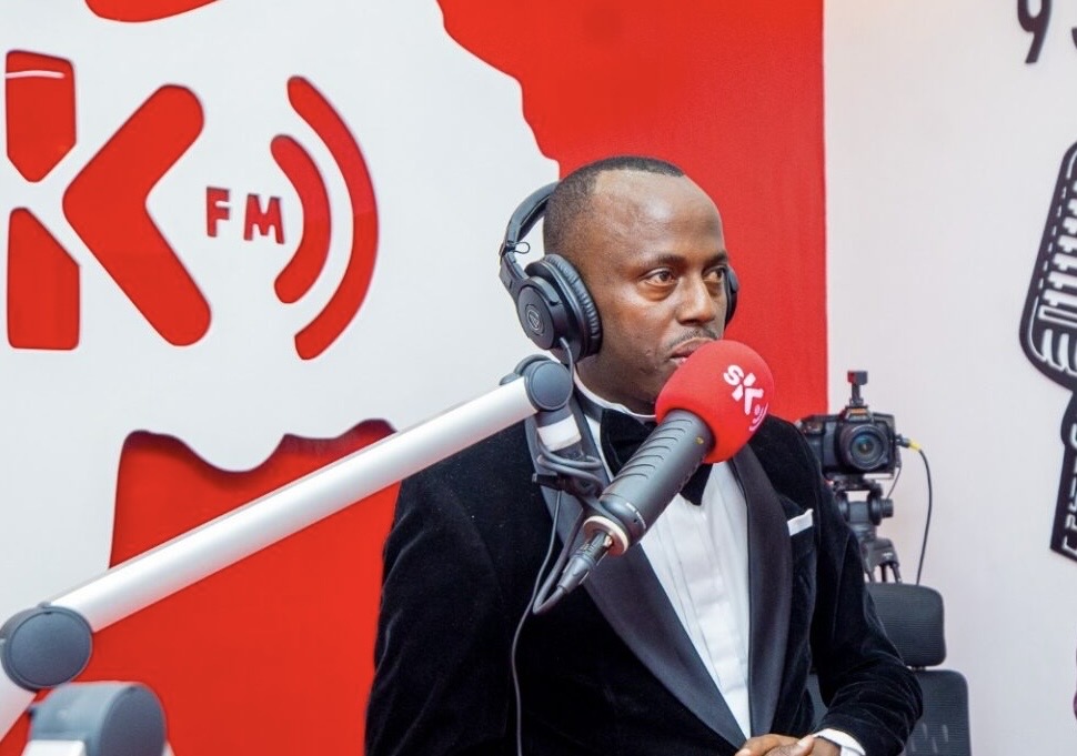 Sam Karenzi yasabye imbabazi abakunzi ba APR FC